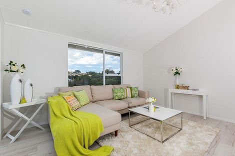 Photo of property in 2/21 Kitewao Street, Northcote, Auckland, 0627