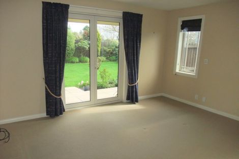 Photo of property in 15 Avon Gate, Russley, Christchurch, 8042