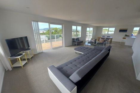 Photo of property in 5 Kahukaka Road, One Tree Point, 0118