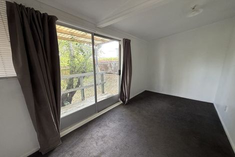 Photo of property in 3 Donovan Avenue, Massey, Auckland, 0614