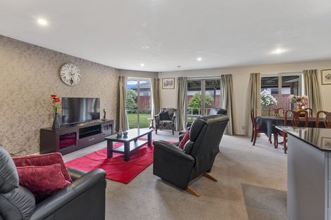 Photo of property in 13 Maple Place, Rangiora, 7400