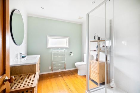 Photo of property in 6 Shortland Street, Regent, Whangarei, 0112