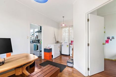 Photo of property in 1 Fowlds Avenue, Sandringham, Auckland, 1025