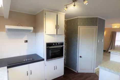 Photo of property in 17a Edgewater Parade, Waiuku, 2123