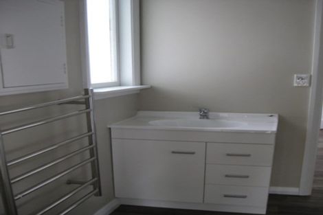 Photo of property in 56 Shamrock Street, Takaro, Palmerston North, 4412