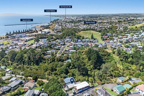 Photo of property in 53 Ngamotu Road, Moturoa, New Plymouth, 4310