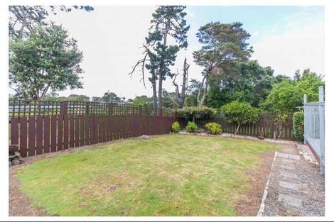 Photo of property in 14 Talavera Place, Te Atatu South, Auckland, 0602