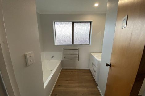 Photo of property in 20 Poplar Grove, Whalers Gate, New Plymouth, 4310