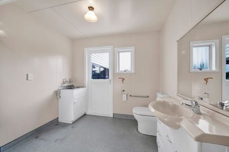 Photo of property in 134 Manawapou Road, Hawera, 4610