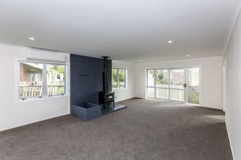 Photo of property in 7 Ross Place, Blagdon, New Plymouth, 4310