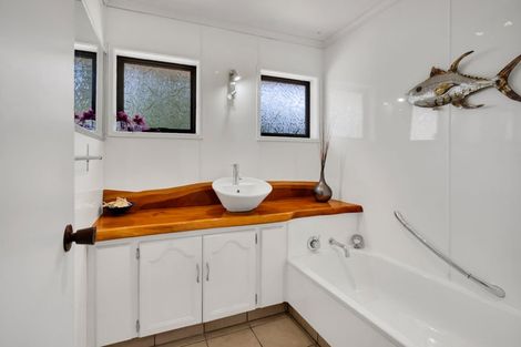 Photo of property in 2 Waireka Road, Omata, New Plymouth, 4374