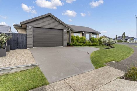 Photo of property in 333 Lakes Boulevard, Pyes Pa, Tauranga, 3112
