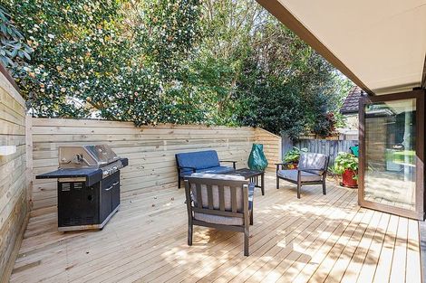 Photo of property in 15 Ashburn Lane, Awapuni, Palmerston North, 4412