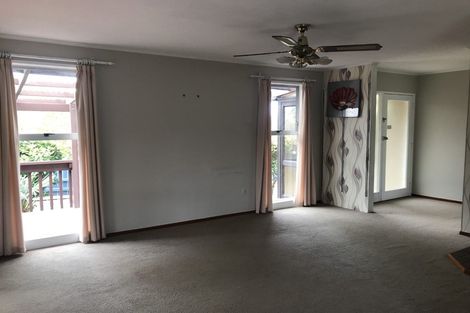 Photo of property in 22 Glen Road, Ranui, Auckland, 0612