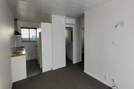 Photo of property in 76b Eliot Street, New Plymouth, 4310