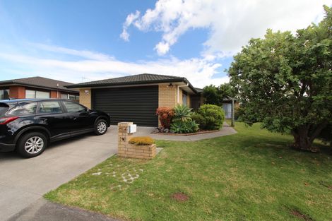 Photo of property in 3 Matilda Place, Weymouth, Auckland, 2103