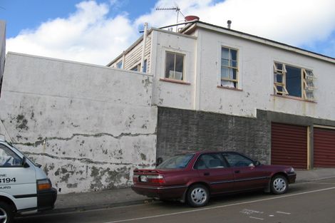 Photo of property in 7 Edge Hill, Mount Victoria, Wellington, 6011