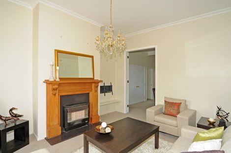 Photo of property in 132a Kelburn Parade, Kelburn, Wellington, 6012