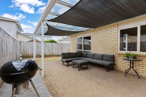 Photo of property in 10 Peachstone Lane, Henderson, Auckland, 0612
