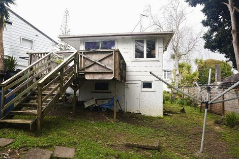 Photo of property in 16 Parrs Cross Road, Henderson, Auckland, 0612