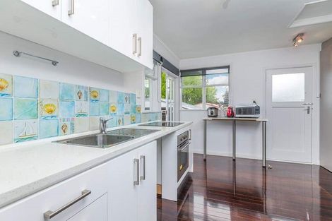 Photo of property in 1556 Great North Road, Waterview, Auckland, 1026