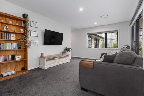 Photo of property in 14 Schooner Drive, Whitby, Porirua, 5024