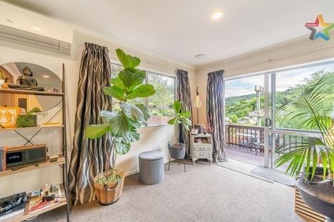 Photo of property in 4 John Street, Stokes Valley, Lower Hutt, 5019