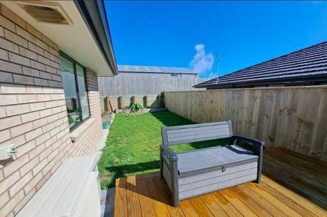 Photo of property in 10 Rehua Place, Waiwhakaiho, New Plymouth, 4312