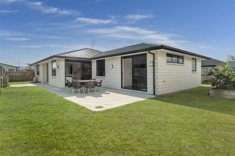 Photo of property in 28 Te Kio Crescent, Papamoa Beach, Papamoa, 3118