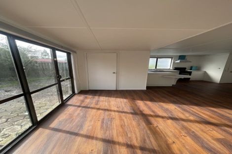 Photo of property in 20 Woodside Road, Massey, Auckland, 0614