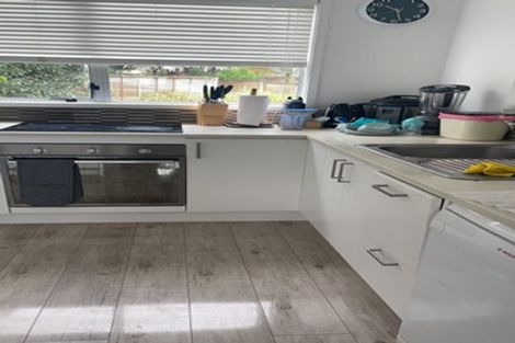 Photo of property in 11 Cottam Grove, Northcross, Auckland, 0632