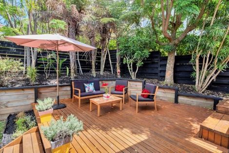 Photo of property in 2/8 Cranston Street, Torbay, Auckland, 0632