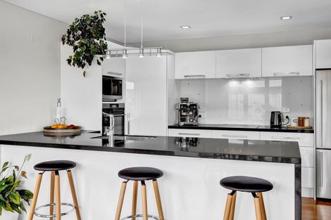 Photo of property in 7 Reremoana Close, Hawera, 4610