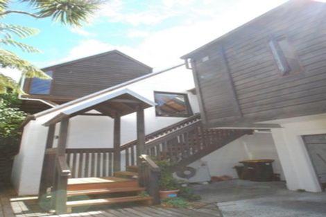 Photo of property in 64 Homewood Crescent, Karori, Wellington, 6012