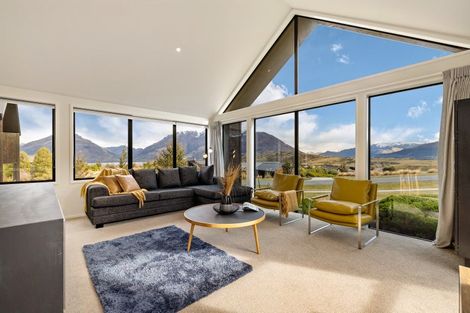 Photo of property in 35 Jacks Point Rise, Jacks Point, Queenstown, 9371