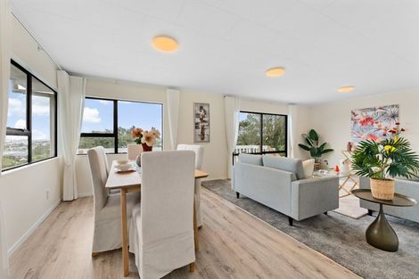 Photo of property in 2/16 Kupari Place, Totara Vale, Auckland, 0629