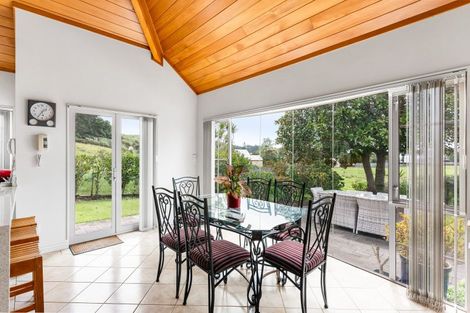 Photo of property in 1471 Clevedon Kawakawa Road, Kawakawa Bay, Papakura, 2585