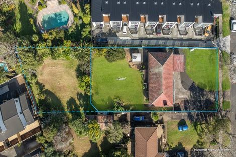 Photo of property in 23 Humphrey Kemp Avenue, Henderson, Auckland, 0612