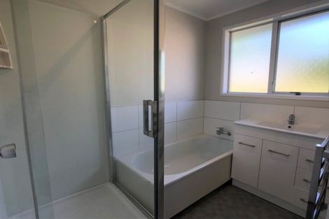 Photo of property in 20a Lidcombe Place, Avondale, Auckland, 1026