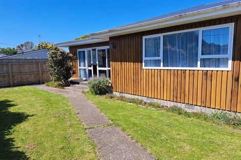 Photo of property in 67 Bluegum Road, Paraparaumu Beach, Paraparaumu, 5032