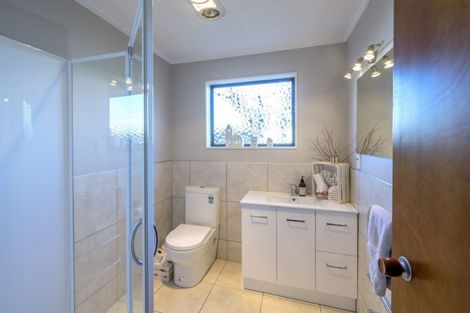 Photo of property in 18 Regal Street, Levin, 5510