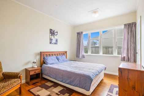Photo of property in 38 Marine Parade, Otaki Beach, Otaki, 5512