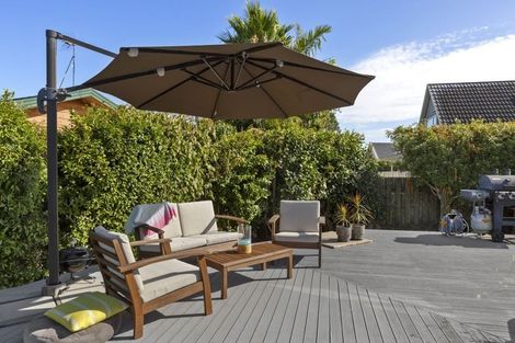 Photo of property in 29 Glucina Avenue, West Harbour, Auckland, 0618