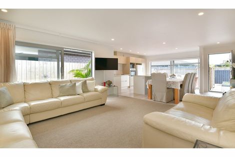 Photo of property in 43b Doment Crescent, Orewa, 0931