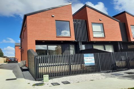 Photo of property in 121c Reeves Road, Pakuranga Heights, Auckland, 2010