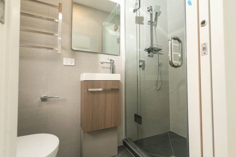 Photo of property in 21 Eastview Road, Glen Innes, Auckland, 1072