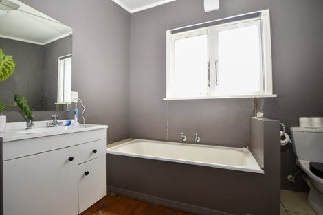 Photo of property in 6 Davy Street, Carterton, 5713