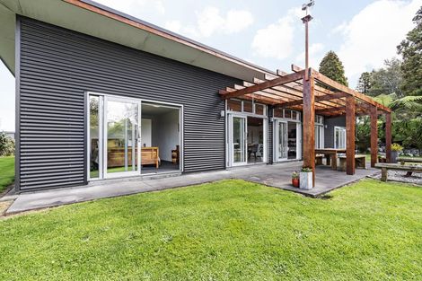 Photo of property in 225 Awai Road, Tarurutangi, New Plymouth, 4372