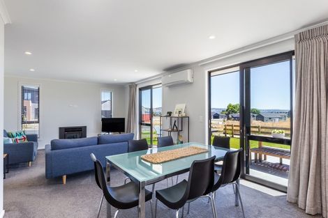 Photo of property in 33 Harakeke Drive, Wharewaka, Taupo, 3330