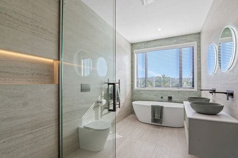 Photo of property in 5 Waipuia Place, Greenhithe, Auckland, 0632